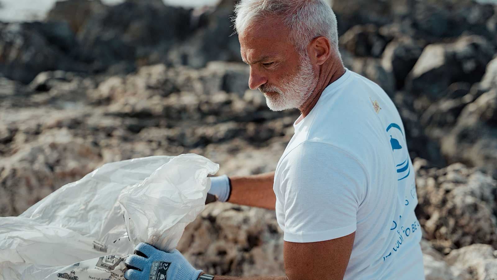 Coastal Cleanup Adventure – Join the Crew! 1